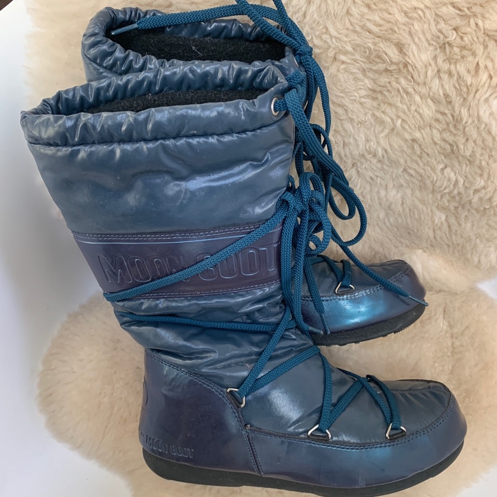 Like New Moonboots